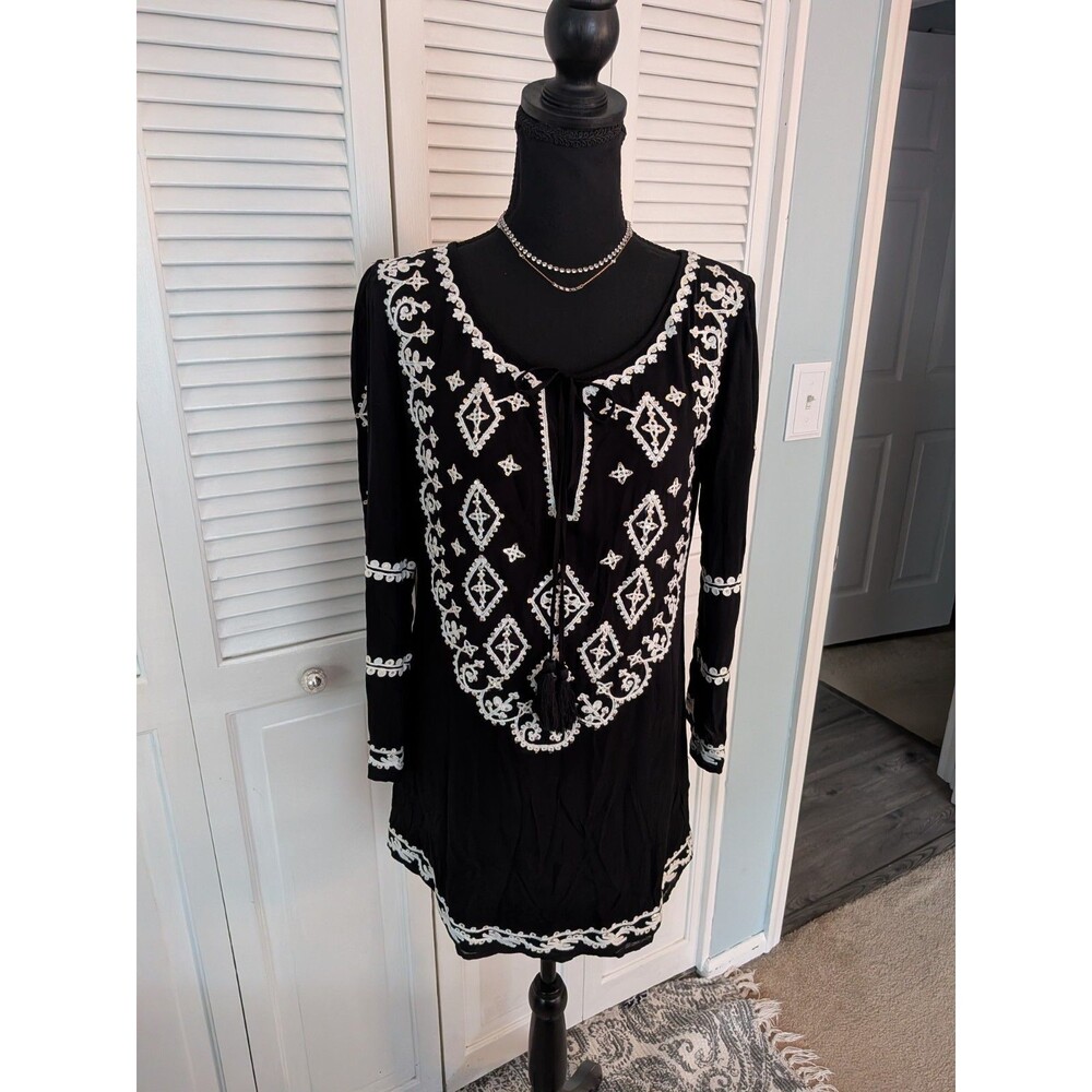 Lulus Tunic Women's S/XS Black White Embroidered Sequin Gypsy Boho Festival Top